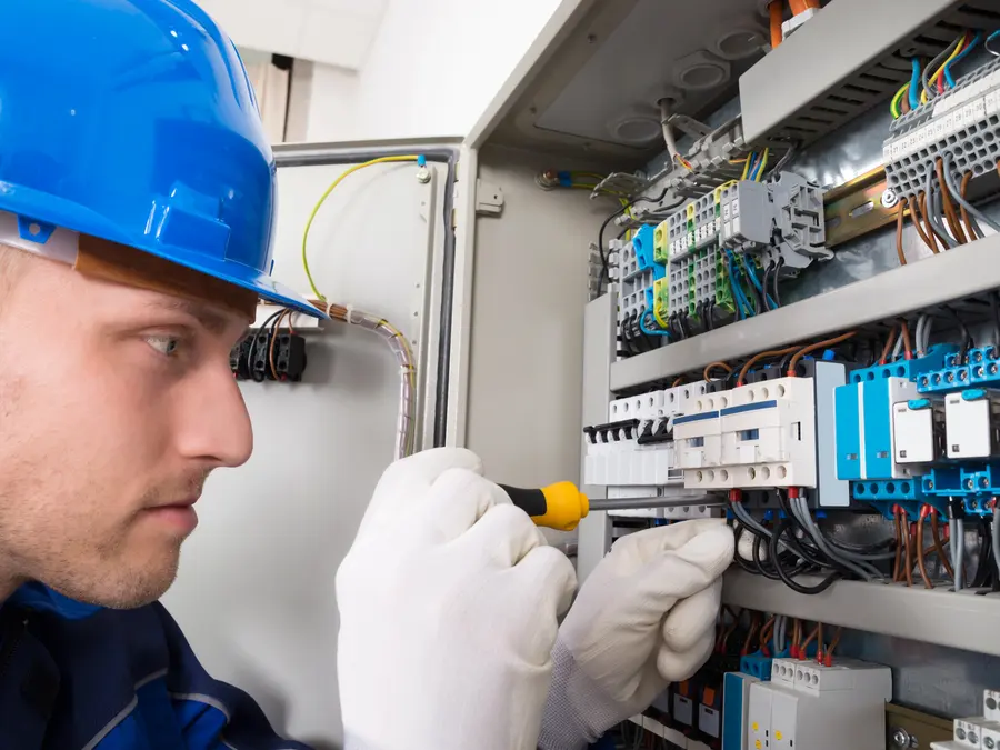 Recherche de panne par un électricien à Paris